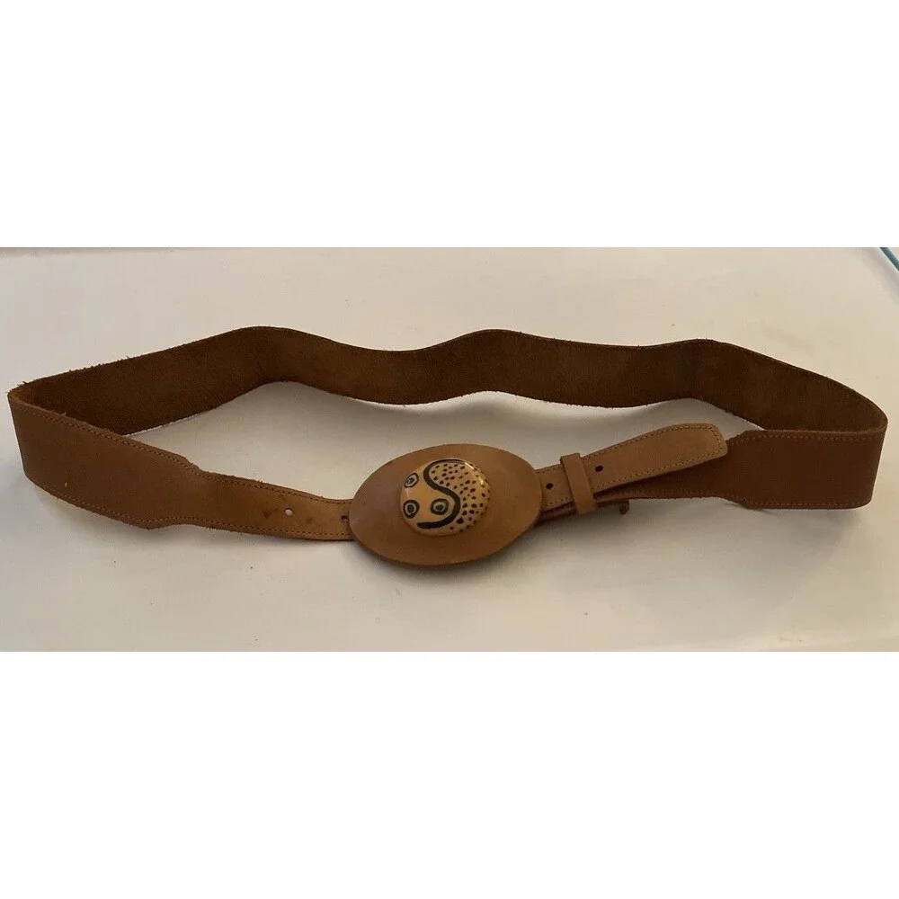 Vintage Brown Leather Belt With Ceramic Medallion 40 in